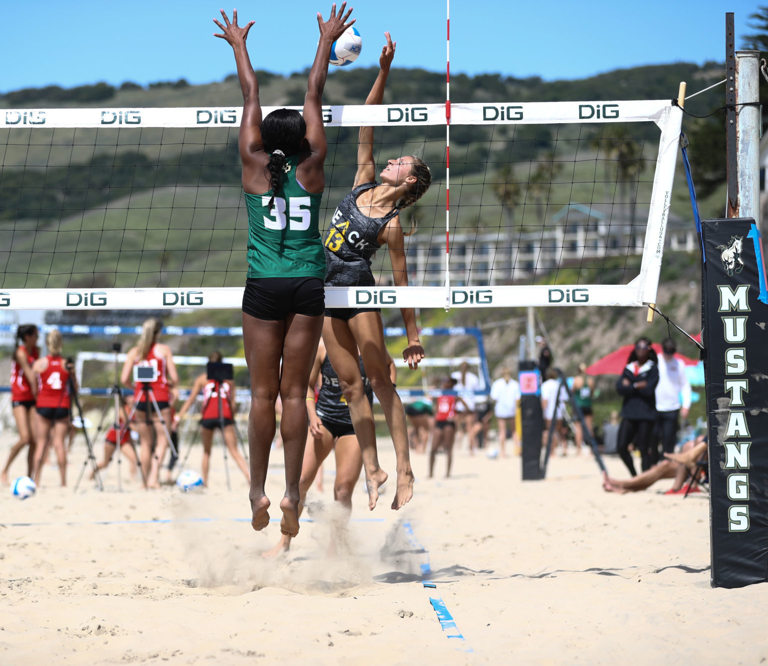 033019 Cal Poly Beach Volleyball 25.jpg